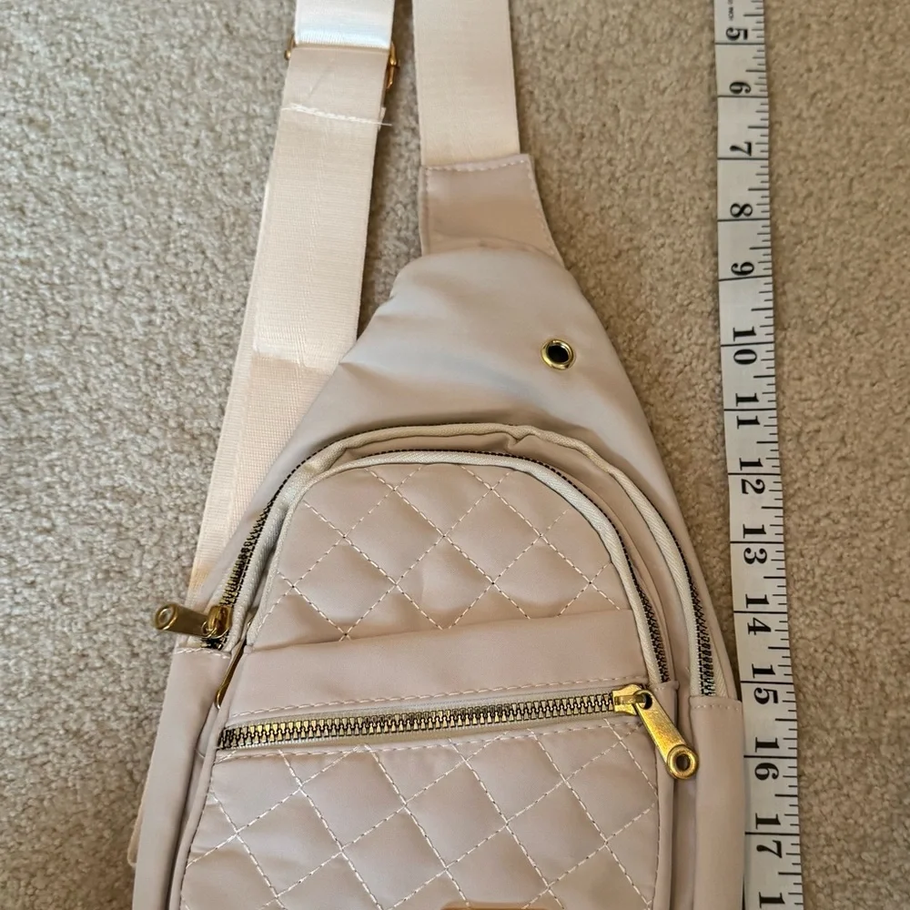 NWOT Elegant Beige Quilted Sling Bag - Picture 6 of 13